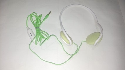 2014爆款頭戴耳機(jī)(無麥克風(fēng)) 立體音質(zhì)，品質(zhì)無憂